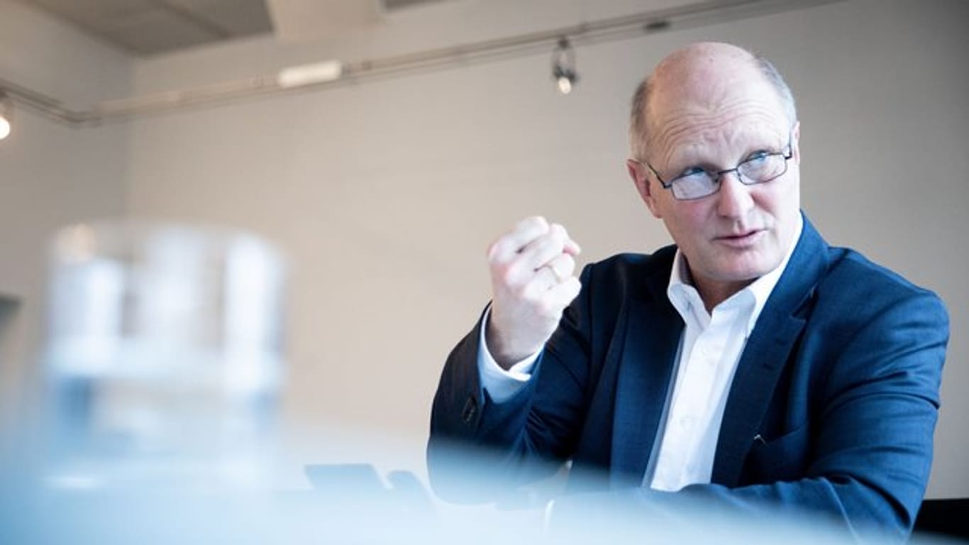 Der neue NDR-Intendant Joachim Knuth ist der Nachfolger von Lutz Marmor.