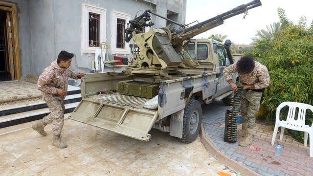 Seit 2011 und dem Sturz von Machthaber Muammar al-Gaddafi befindet sich Libyen im Bürgerkrieg. Seit 2011 und dem Sturz von Machthaber Muammar al-Gaddafi befindet sich Libyen im Bürgerkrieg.