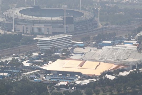 In Melbourne Cricket ist wegen der Buschbrände die Luft schlecht.