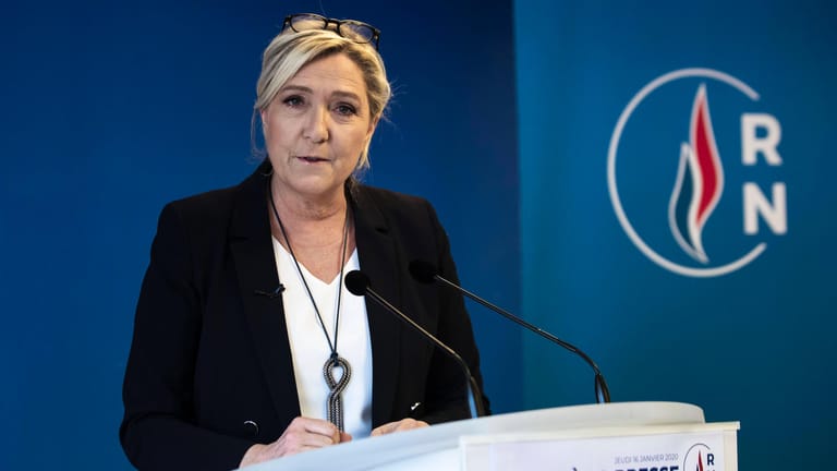 Marine Le Pen während einer Pressekonferenz: Für die Parteichefin hat die erste Phase des Wahlkampfs bereits begonnen.