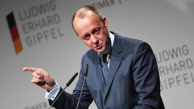Friedrich Merz, Vizepräsident des Wirtschaftsrates der CDU, will Teil des nächsten Wahlkampfteams sein. Friedrich Merz, Vizepräsident des Wirtschaftsrates der CDU, will Teil des nächsten Wahlkampfteams sein.