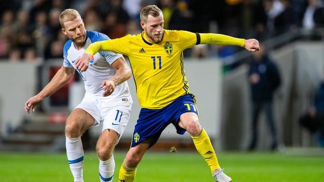 Der Schwede John Guidetti (r) spielt jetzt in der 2. Der Schwede John Guidetti (r) spielt jetzt in der 2.