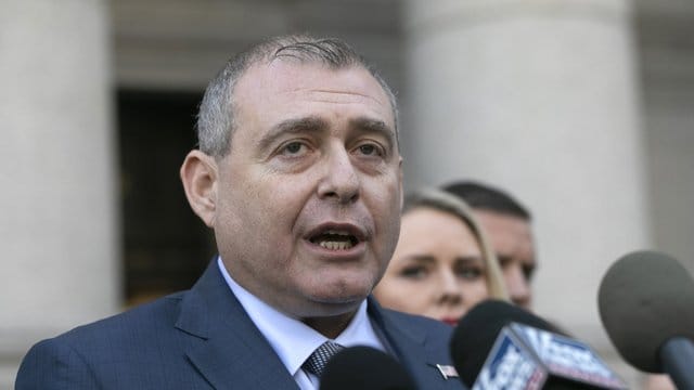 Lev Parnas spielte eine wichtige Rolle bei den Bemühungen, die Ukraine zu Ermittlungen gegen den demokratischen Präsidentschaftsbewerber Biden und dessen Sohn Hunter zu bewegen. Lev Parnas spielte eine wichtige Rolle bei den Bemühungen, die Ukraine zu Ermittlungen gegen den demokratischen Präsidentschaftsbewerber Biden und dessen Sohn Hunter zu bewegen.