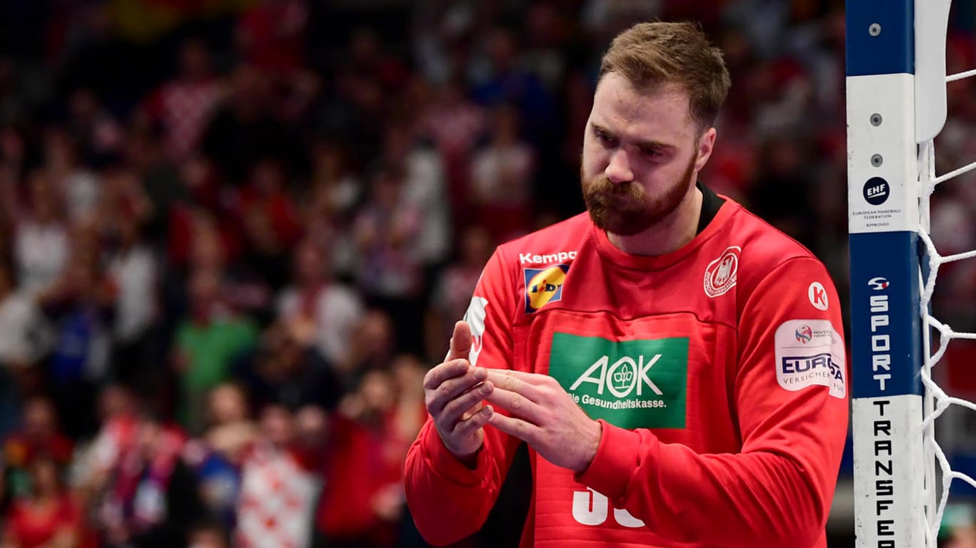 Die Enttäuschung steht DHB-Torwart Andreas Wolf ins Gesicht geschrieben: Nach der Kroatien-Niederlage kann die deutsche Mannschaft das Halbfinale nicht mehr aus eigener Kraft erreichen.