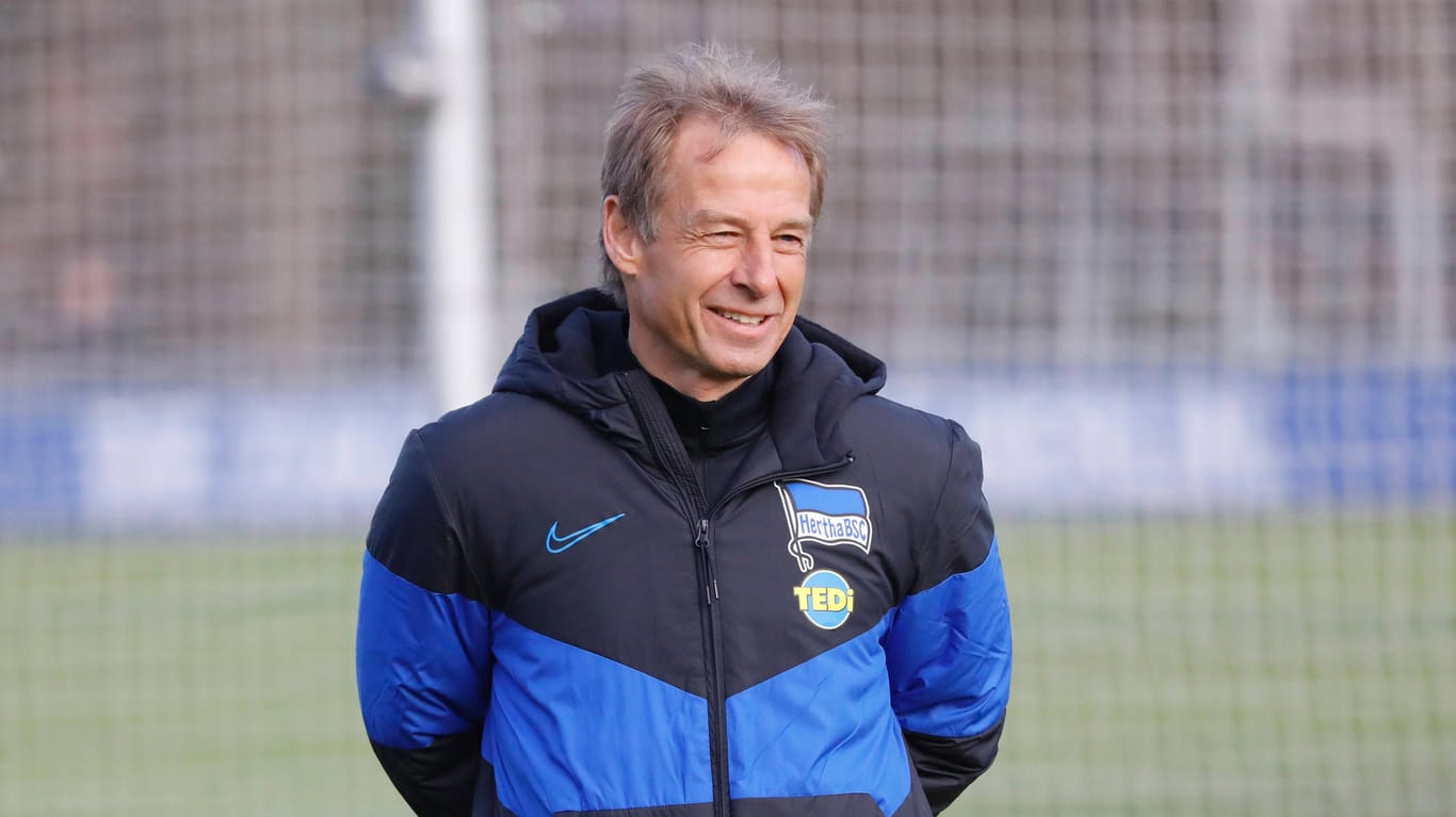 Jürgen Klinsmann: Der Trainer vergleicht Hertha BSC mit Bundesliga-Werkklubs.