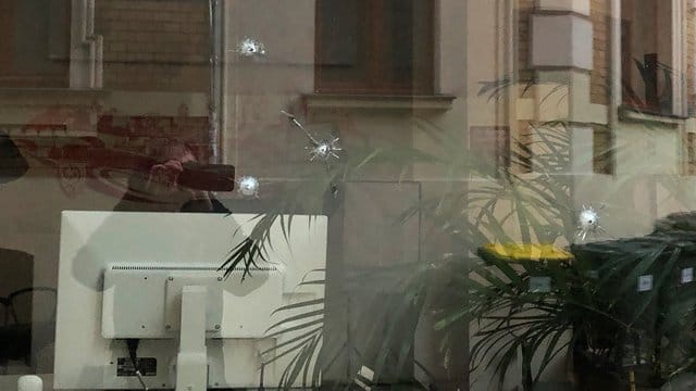 Das Büro des SPD-Bundestagsabgeordneten Karamba Diaby in Halle wurde angegriffen. Das Büro des SPD-Bundestagsabgeordneten Karamba Diaby in Halle wurde angegriffen.