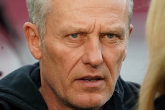 Freiburgs Trainer Christian Streich ist dafür, dass die Kabine ein Rückzugsort für die Spieler bleibt.
