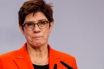 Annegret Kramp-Karrenbauer: Die Verteidigungsministerin sagte am Rande der CDU-Klausur im Hamburg, dass die Bundeswehr zu einem Einsatz in Libyen beitragen könne (Archivbild).