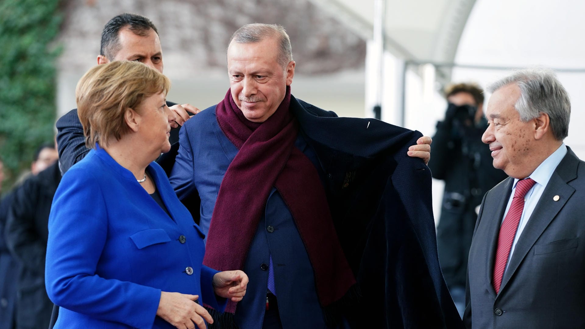 Kanzlerin Angela Merkel, der Türkische Präsident Recep Tayyip Erdogan und Antonio Guterres, Generalsekretär der Vereinten Nationen in Berlin: "Anstrengungen für ein Ende der Kämpfe verdoppeln."