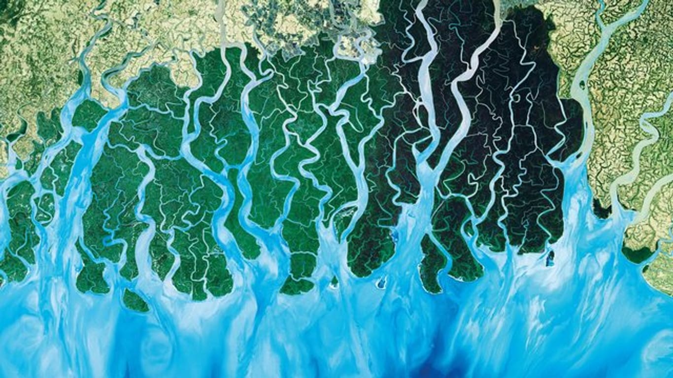 Das Flussdelta (Sundaban), aufgenommen aus dem All in einer Szene von "Welt im Wandel".