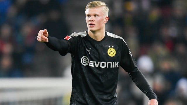 BVB-Neuzugang Haaland läuft nach seinem beeindruckenden Bundesliga-Debüt in Augsburg erstmals vor heimischer Kulisse auf. BVB-Neuzugang Haaland läuft nach seinem beeindruckenden Bundesliga-Debüt in Augsburg erstmals vor heimischer Kulisse auf.