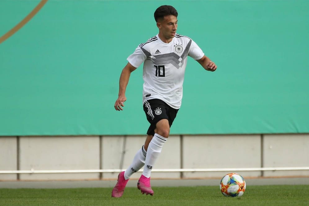 Nicolas Kühn: Der Jugendnationalspieler soll vor einem Wechsel zum FC Bayern stehen.