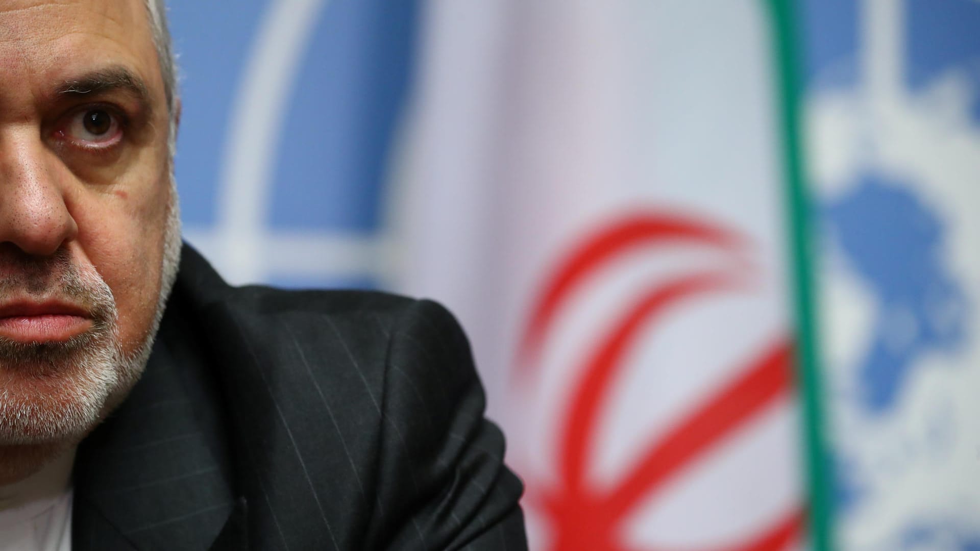 Irans Außenminister Mohammed Dschawad Sarif: "Die europäischen Ankündigungen haben keinerlei rechtliche Grundlage." Irans Außenminister Mohammed Dschawad Sarif: "Die europäischen Ankündigungen haben keinerlei rechtliche Grundlage."