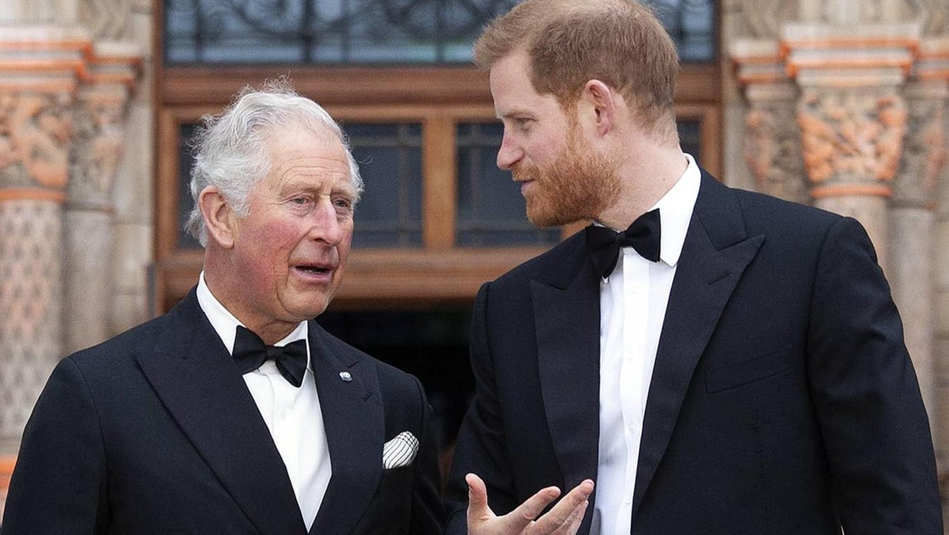 Prinz Charles und Prinz Harry: Zwischen Vater und Sohn soll es weiterhin kriseln.