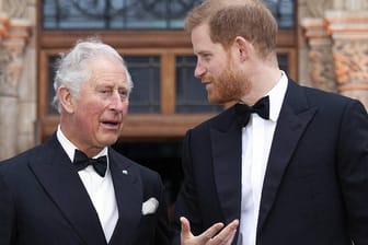 Prinz Charles und Prinz Harry: Zwischen Vater und Sohn soll es weiterhin kriseln.