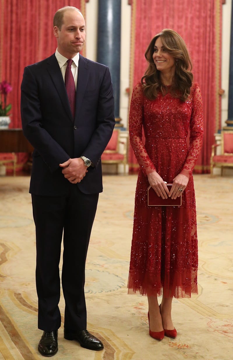 Prinz William und Herzogin Kate begrüßen ihre Gäste im Buckingham-Palast.