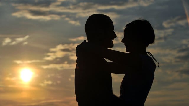 Körperkontakt ist wichtig - fast so wie die Luft zum Atmen. Körperkontakt ist wichtig - fast so wie die Luft zum Atmen.