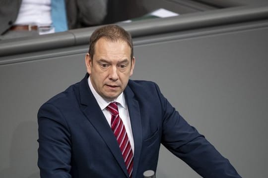 Henning Otte, verteidigungspolitischer Sprecher der Unionsfraktion im Bundestag, spricht im Bundestag.
