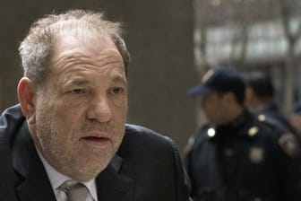 Der Prozess gegen Harvey Weinstein startet mit den Auftaktplädoyers.