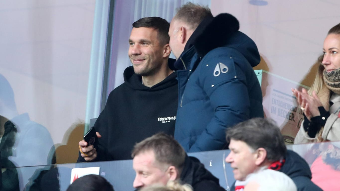 Lukas Podolski während des Spiels gegen den VfL Wolfsburg: Nun gibt es eine offizielle Mitteilung, was die Rückkehr des Weltmeisters zum FC anbelangt.