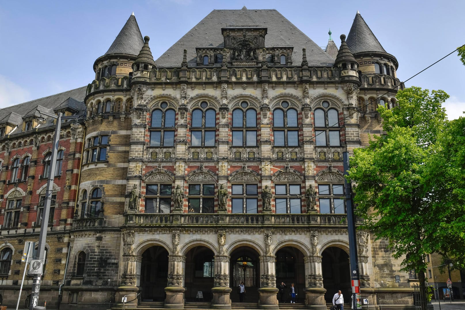 Das Bremer Landgericht: Der Prozess starte vor dem Amtsgericht, wurde aber an das Landgericht abgegeben, um eine Unterbringung in der Psychiatrie zu ermöglichen (Archivbild).