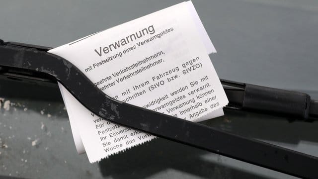 Kommunen dürfen keine privaten Dienstleister zur Verkehrsüberwachung einsetzen. Kommunen dürfen keine privaten Dienstleister zur Verkehrsüberwachung einsetzen.