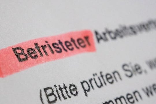 Job auf Zeit: Befristete Verträge setzen Firmen in den meisten Fällen zur Erprobung der Mitarbeiter ein.