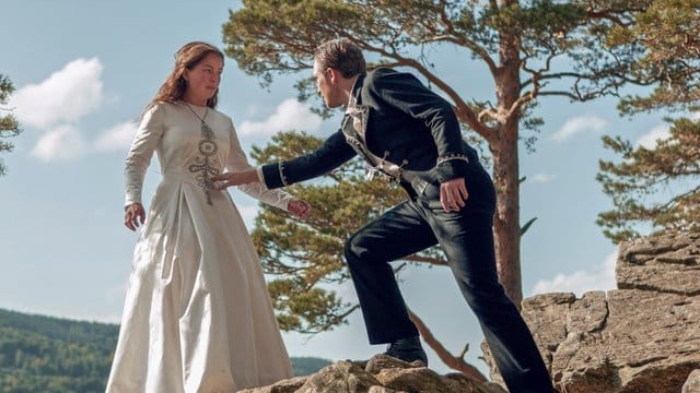 Der junge Köhler Peter (Frederick Lau) hat sich in Lisbeth (Henriette Confurius) verliebt.