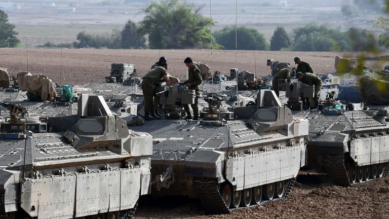 Israelische Soldaten an der Grenze zu Gaza: Die Armee sprach von drei erschossenen "Terroristen".