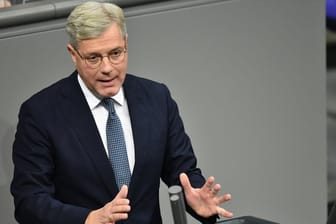 "Erschreckende Einfältigkeit" - CDU-Außenexperte Norbert Röttgen reagierte mit scharfer Kritik auf die Äußerungen von Grünen-Chef Robert Habeck zu Donald Trump.
