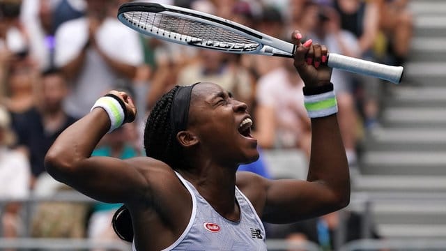 Hat sich gegen Sorana Cirstea durchgesetzt und trifft nun auf Titelverteidigerin Naomi Osaka: Cori "Coco" Gauff jubelt über ihren Sieg.