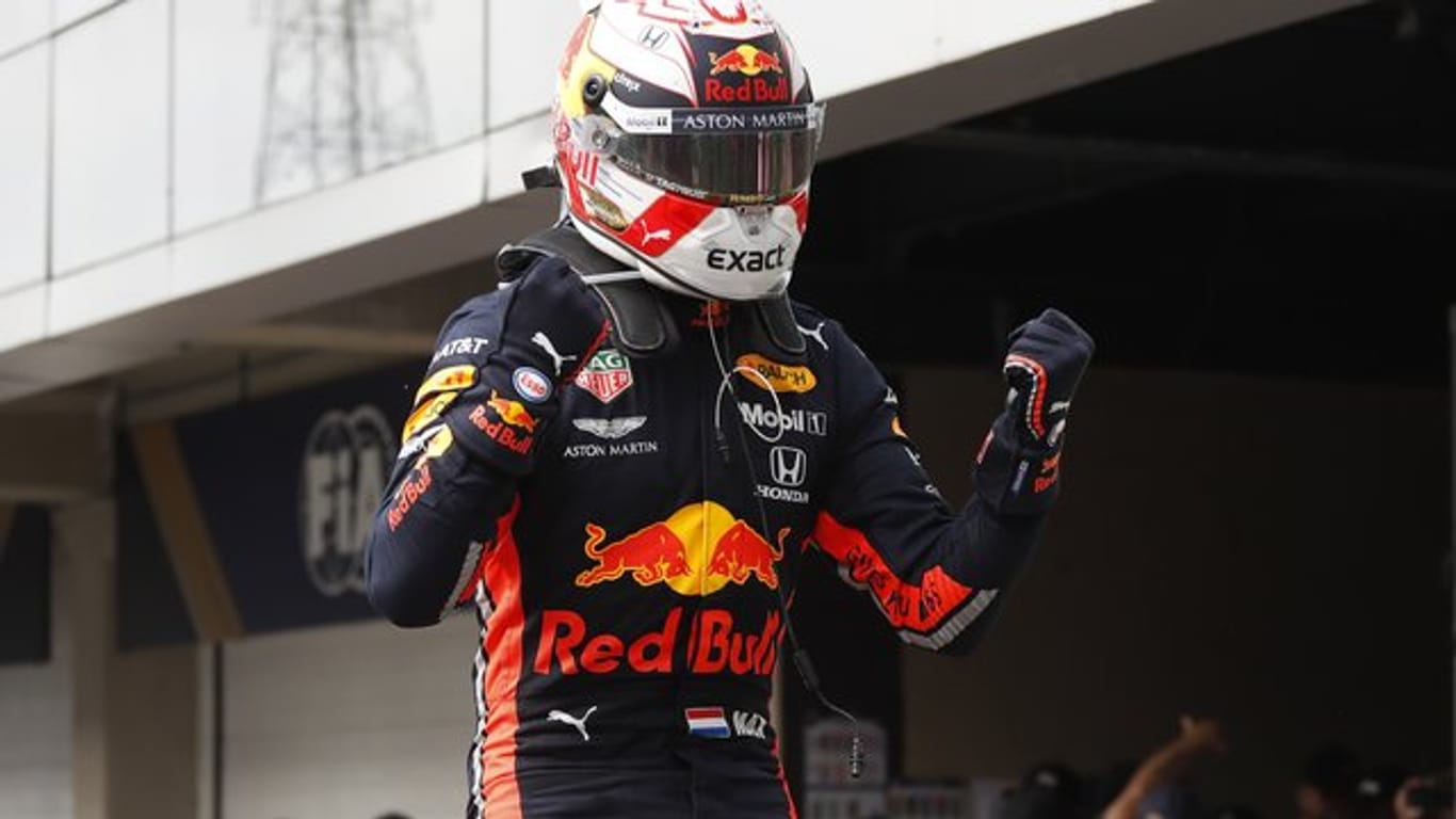 Bietet seinen Rennanzug auf der Internet-Auktion für Australien an: Der niederländische Red-Bull-Star Max Verstappen.