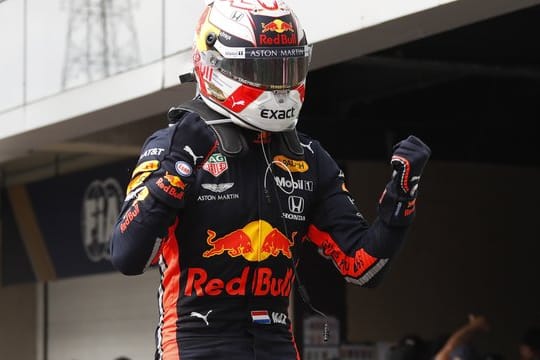 Bietet seinen Rennanzug auf der Internet-Auktion für Australien an: Der niederländische Red-Bull-Star Max Verstappen.