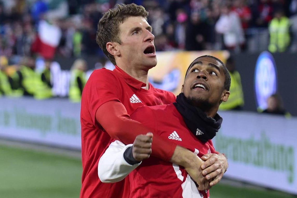 Thomas Müller (l.) und Douglas Costa: Die beiden Offensivkräfte spielten von 2015 bis 2017 zusammen in München.