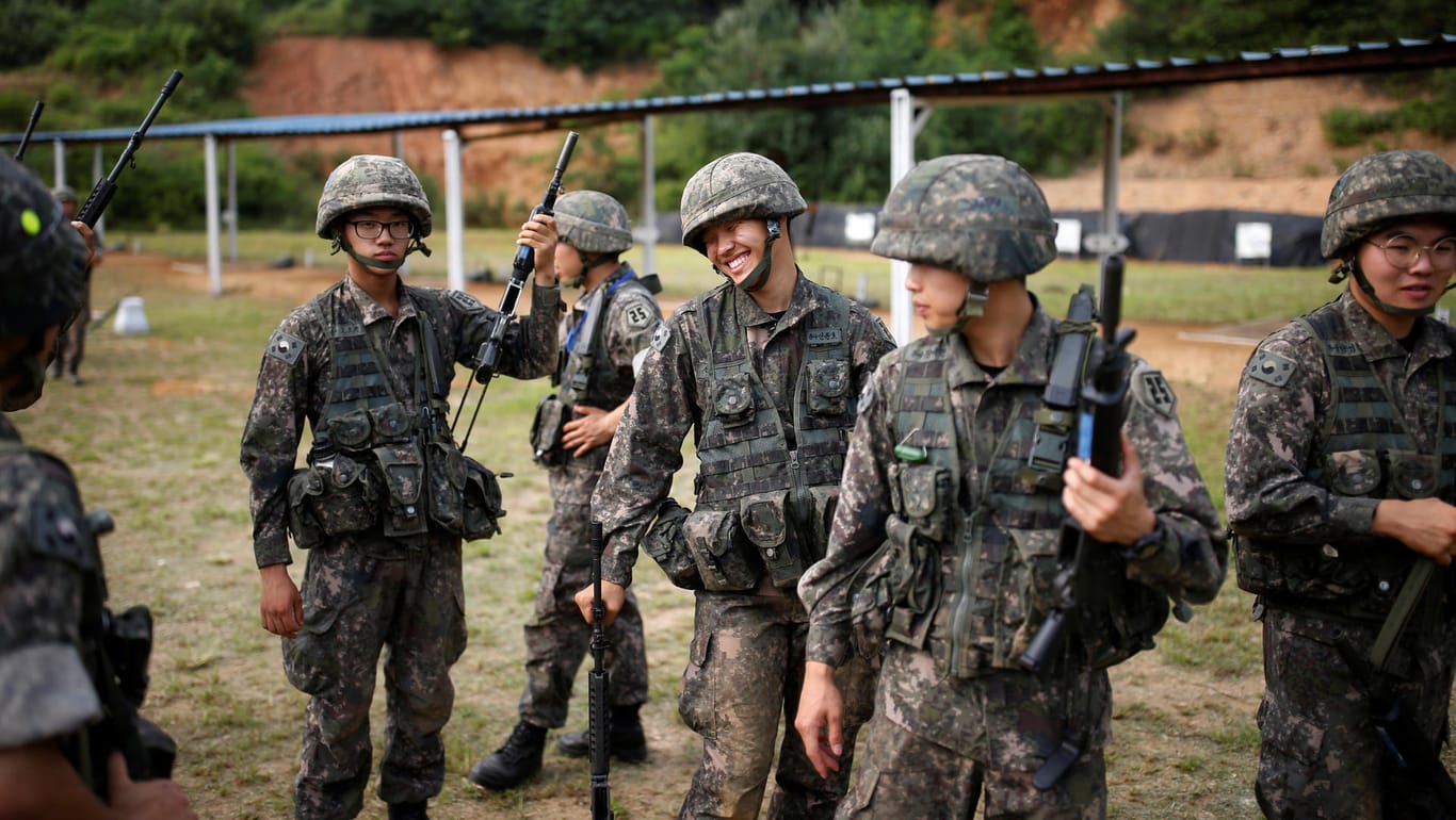 Kein Platz für Transmenschen? Südkoreanische Soldaten auf einem Schießübungsplatz in Paju.
