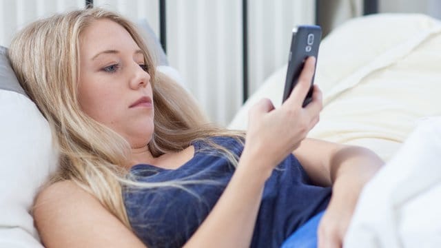 Pfeiffersches Drüsenfieber vergrößert unter anderem die Milz - dadurch ist das Organ besonders empfindlich. Pfeiffersches Drüsenfieber vergrößert unter anderem die Milz - dadurch ist das Organ besonders empfindlich.