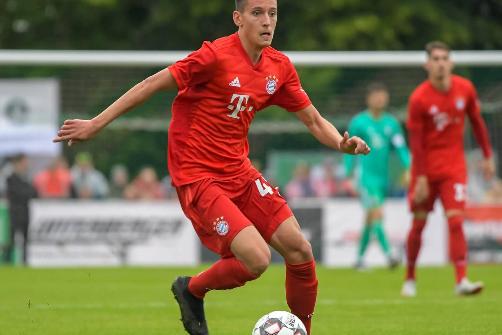 Maximilian Franzke: Der Spieler wechselt vom FC Bayern München nach Hamburg.