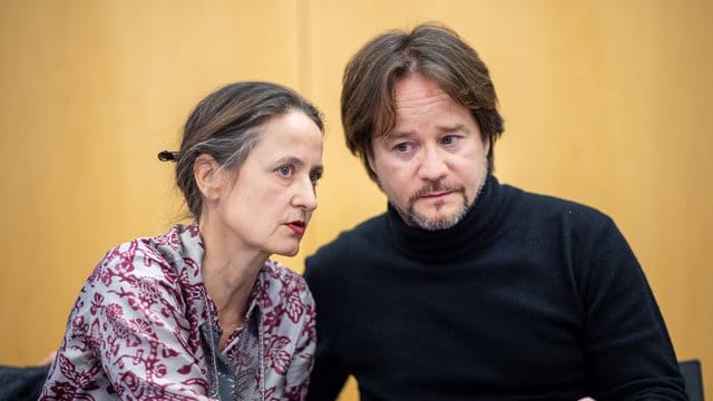 Johannes Öhman und Sasha Waltz hören zum Jahresende auf. Johannes Öhman und Sasha Waltz hören zum Jahresende auf.