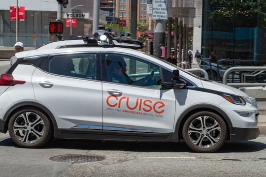 Selbstfahrendes Auto: Der Pkw von Cruise soll in Serie gebaut und für Sharing-Dienstleistungen genutzt werden.