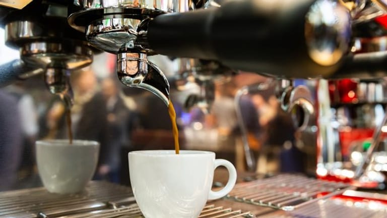 Der schwarz-braune Espresso wird in Italien meisterlich zubereitet.