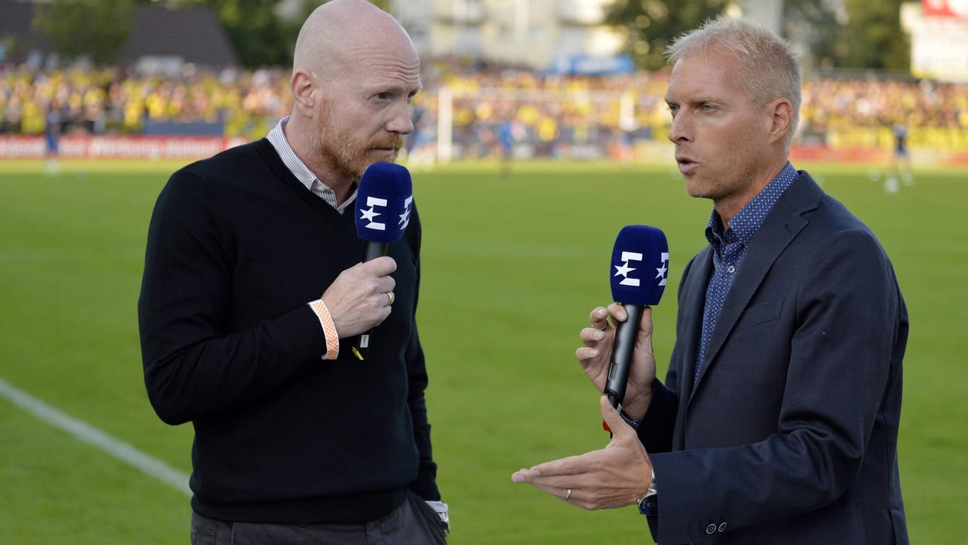 Moderator Jan Henkel (r.) mit Experte Matthias Sammer: Eurosport zeigte von August 2017 bis Mai 2019 die Freitagsspiele der Bundesliga.