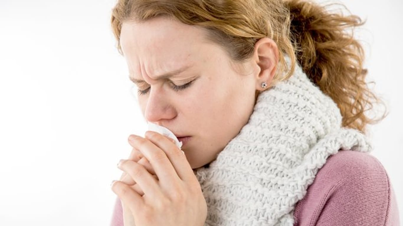 Grippewelle: Im Gegensatz zur Erkältung bricht eine Grippe ganz plötzlich aus.