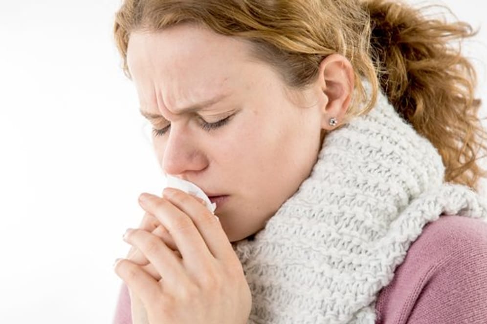 Grippewelle: Im Gegensatz zur Erkältung bricht eine Grippe ganz plötzlich aus.