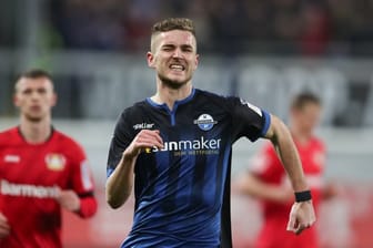 Der Einsatz von Paderborn Dennis Srbeny im Spiel gegen den SC Freiburg ist fraglich.