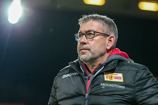 Union-Trainer Urs Fischer trifft mit seinem Team auf den FC Augsburg.