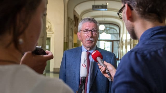 Thilo Sarrazin ist vor allem wegen migrationskritischer Äußerungen in seinen Büchern in der SPD umstritten.