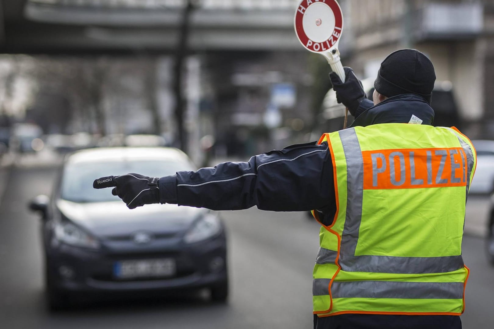Polizeikontrolle: Die Bußen für bestimmte Vergehen sollen teils drastisch verschärft werden.