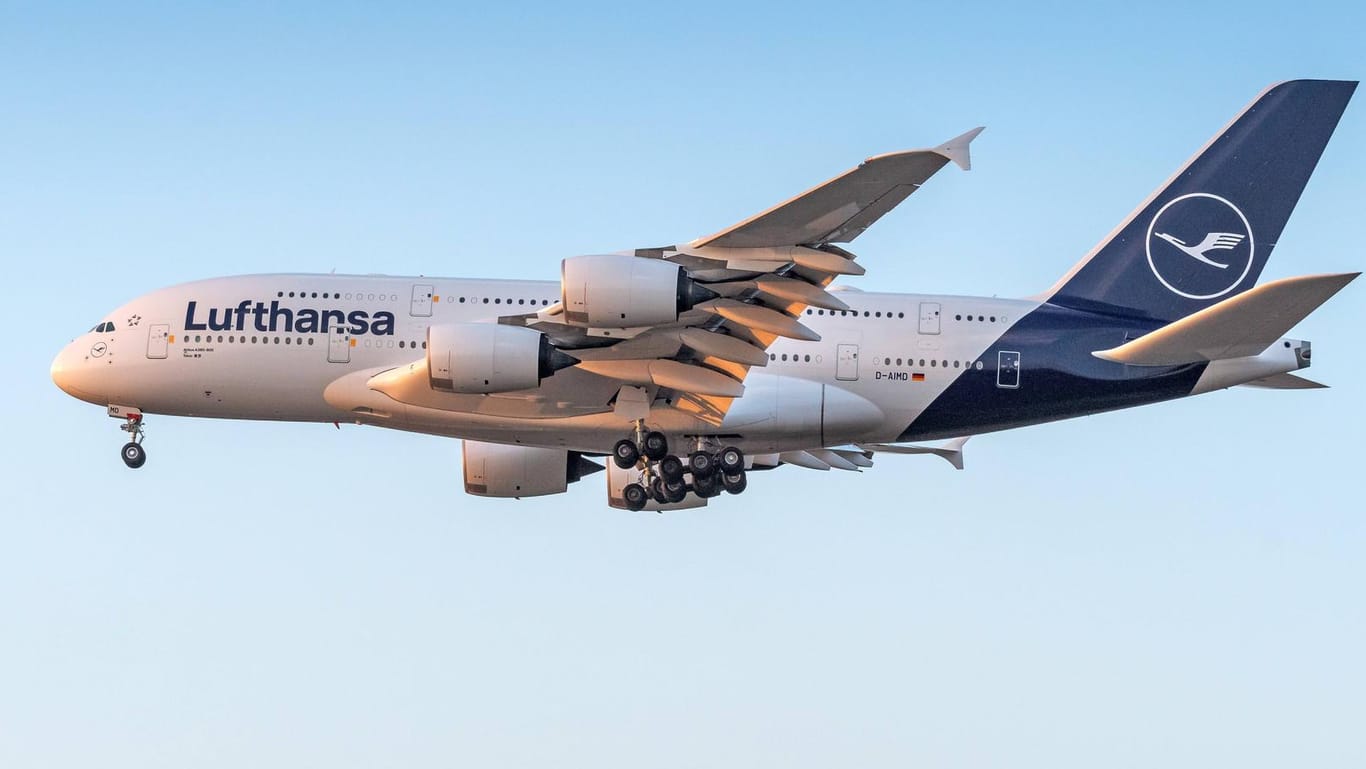 Ein A380 in der Luft: Eine Lufthansa-Maschine musste über dem Atlantik umdrehen.