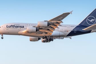 Ein A380 in der Luft: Eine Lufthansa-Maschine musste über dem Atlantik umdrehen.