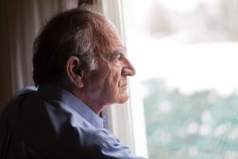Ein alter Mann (Symbolbild): Die Überalterung führt nach Meinung eines Soziologen zu einer gefährlichen Schieflage.